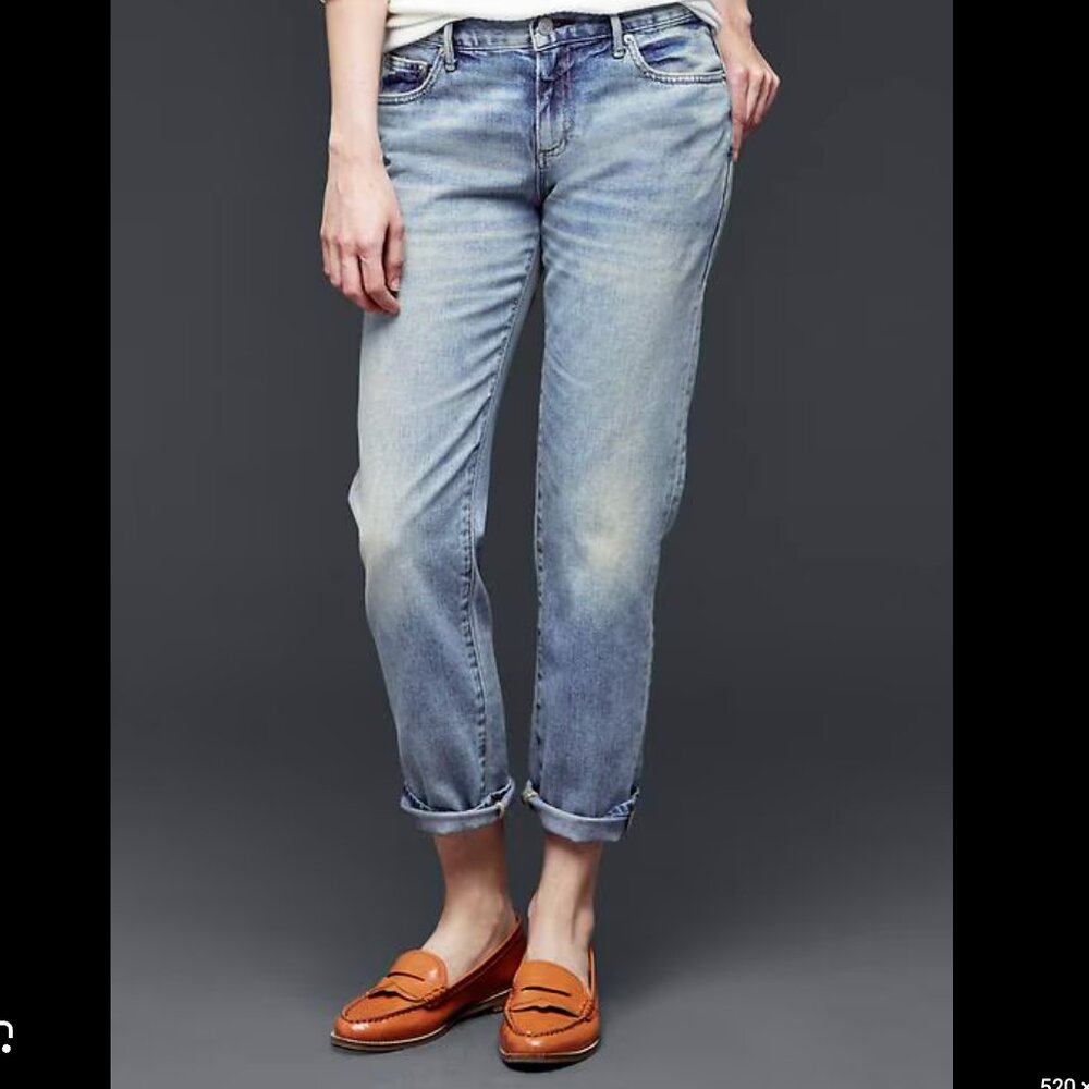 Light Blue Women's Boyfriend Jeans - Relaxed Fit